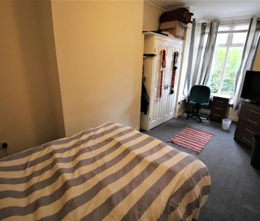 4 bedroom terraced house to rent - Photo 3