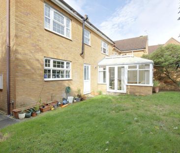 4 bedroom detached house to rent - Photo 3