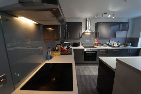 Room 2 Flat 8 10 Middle Street, NG9 1FX, NOTTINGHAM - Photo 2