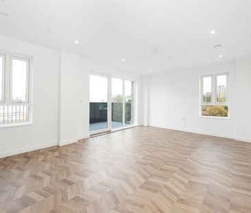 3 bedroom flat to rent - Photo 2