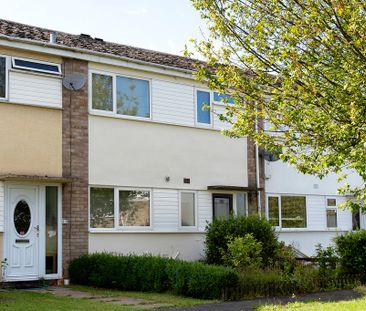 A well presented and spacious 3 bedroom terraced home, with garage,... - Photo 6