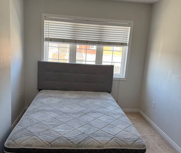 For Lease - 514 Candlestick Circle Unit# Upper, Mississauga, Ontario - Photo 6