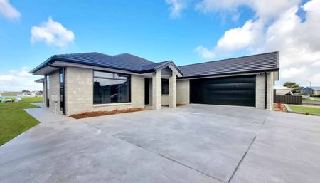 Executive Living in One Tree Point - Photo 2