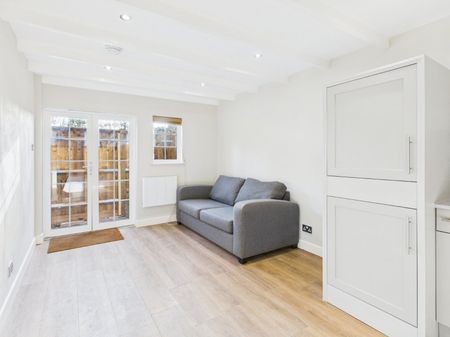 Farthing Green Lane, Stoke Poges,SL2 - Photo 3