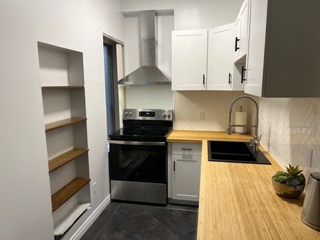 For Lease - 208 Carlton Street Unit# Main, Toronto, Ontario - Photo 4