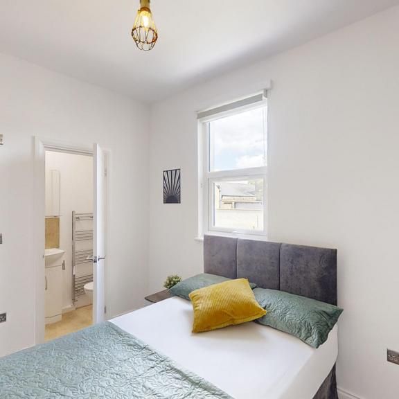10 bedroom terraced house to rent - Photo 1