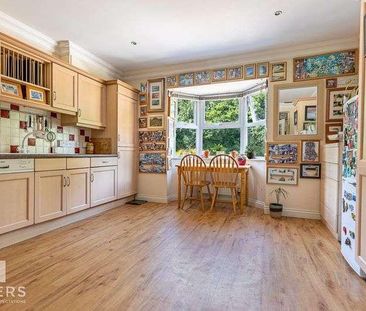 Bourne Banks, Branksome Wood Road, Bournemouth, BH4 - Photo 2