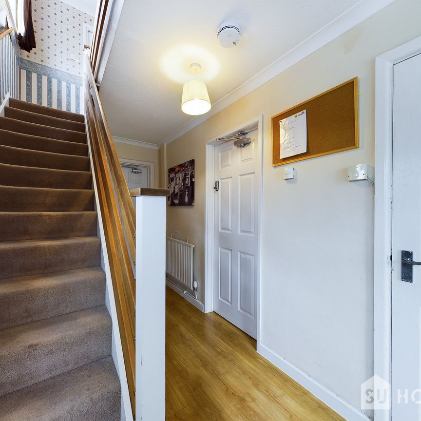 6 bed house to rent in Richard Avenue, Wivenhoe - Photo 1