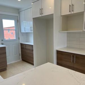 LaSalle Rénover Haut 5 1/2 Ensoleillé - Photo 2