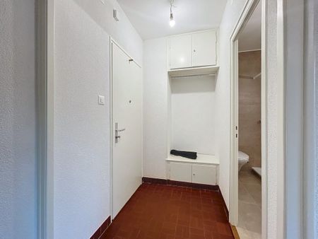 Bel appartement de 2 pièces entièrement renové. - Photo 2