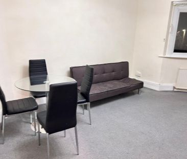 The Grove, London - Photo 2