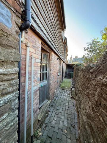 1 BED Flat - Photo 5