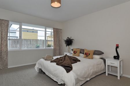 Short Term Rental Available Only - Two bedroom unit in Edgeware/St Albans - Photo 4