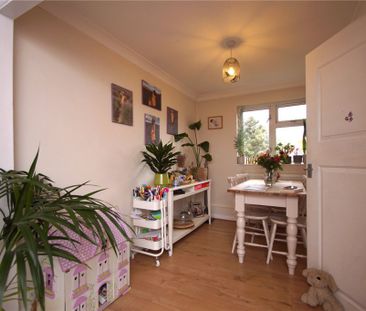 2 bed First Floor Flat for rent - Photo 1