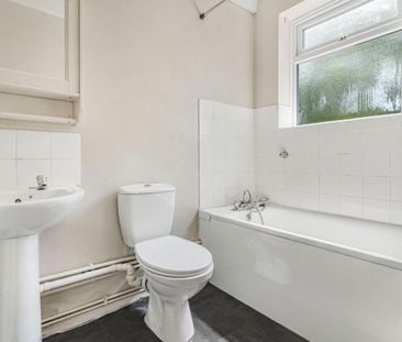 1 Bed Flat, Ian Court, SE23 - Photo 6