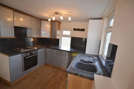 2 bedroom cottage to rent - Photo 2