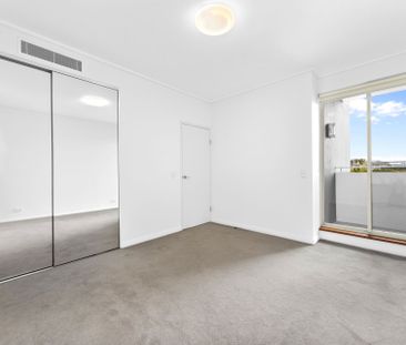 Waterfront Townhome - Photo 5