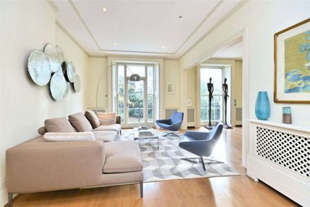 A four bedroom period home is situated in the heart of St. John's Wood. - Photo 3