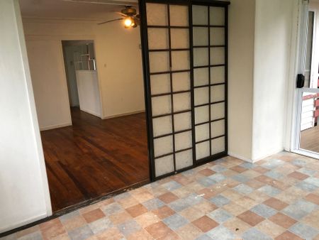 Spacious Family Home in the Heart of Manurewa - Photo 2