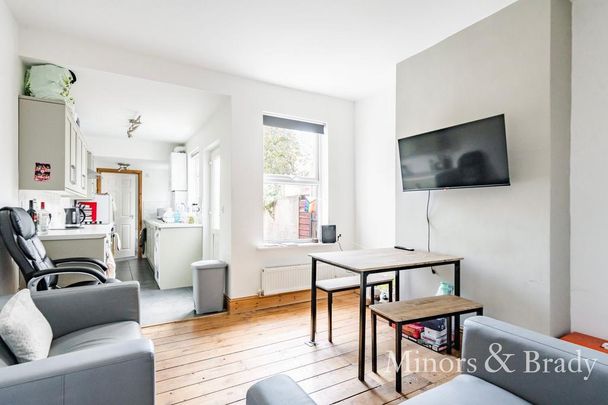 4 bedroom terraced house to rent - Photo 1