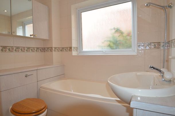 17 Valentine Road,, Kings Heath, Birmingham - Photo 1