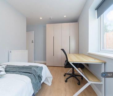 1 bedroom in a house share to rent - Photo 3