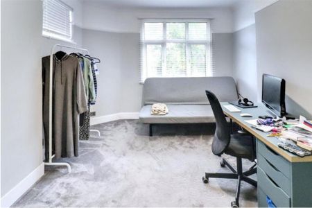 4 bedroom terraced house to rent - Photo 5