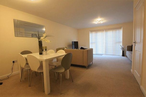 4 bedroom semi-detached house to rent - Photo 1