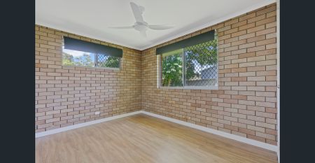 Lowset Family Home in perfect location - Photo 5