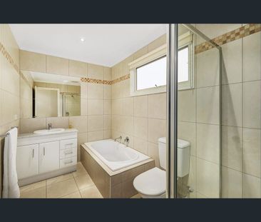 Spacious family home. - Photo 6