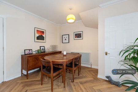 3 bedroom terraced house to rent - Photo 3