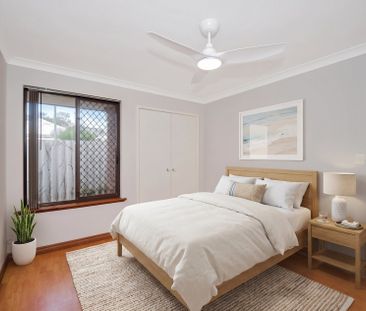 Relaxed coastal living on a quiet cul-de-sac ! - Photo 1