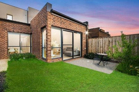 Stylish & Convenient Living in Prime Location - Photo 2