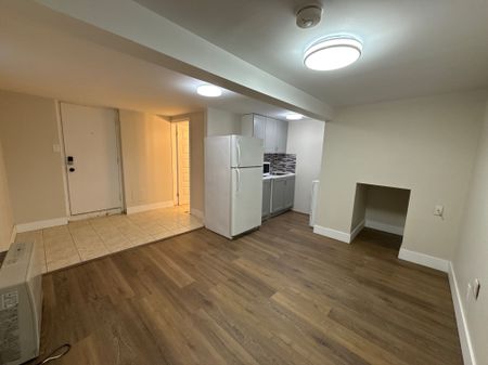 For Lease - 957 Glen Street Unit# Lower, Oshawa, Ontario - Photo 2