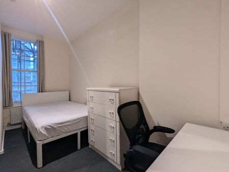 3 bedroom flat to rent - Photo 5