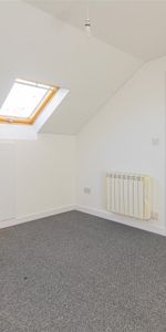 1 bed Apartment - Duplex To Let - Photo 3