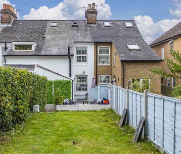 2 bed Terraced for rent - Photo 2