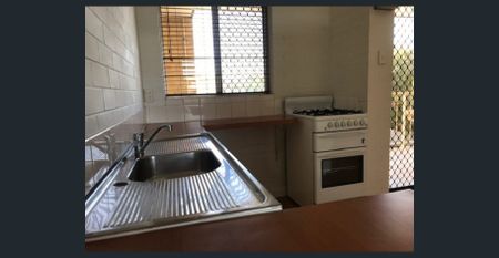 LEAFY OUTLOOK - Photo 2