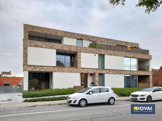 Volledig afgewerkt en instapklaar nieuwbouwappartement op de 2e verdieping met garagebox - Photo 1