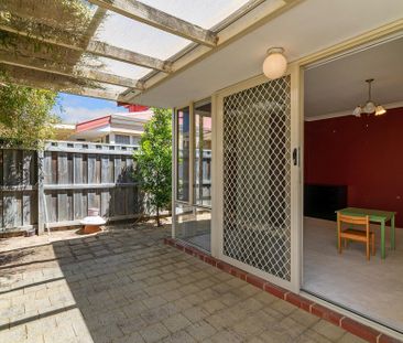 YOUR PERFECT COMO RETREAT – SPACIOUS, SECURE & CENTRAL - Photo 6