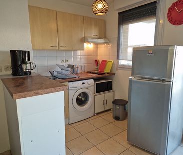 Location Appartement 2 pièces 47m² BORDEAUX 33300 - Photo 3