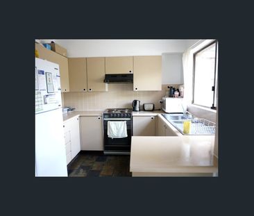 Well-Presented Townhouse in Convenient, Leafy Setting - Photo 1