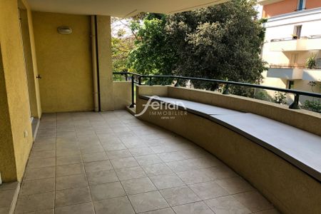Location Appartement 2 pièces 42m² DRAGUIGNAN 83300 - Photo 4