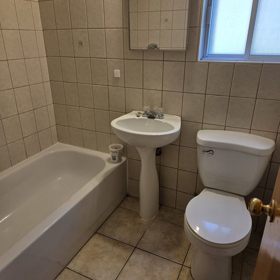 St-Léonard 3 1/2 Angle Jean-Talon Et La - Photo 1