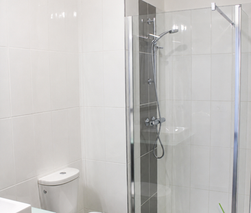 Location Appartement 1 pièce 38m² TOULON 83000 - Photo 4