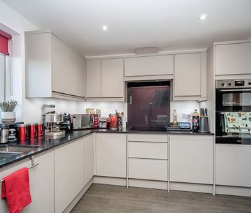 1 bedroom room to rent Great Aldens, Bedford , MK41 8JS - Photo 1