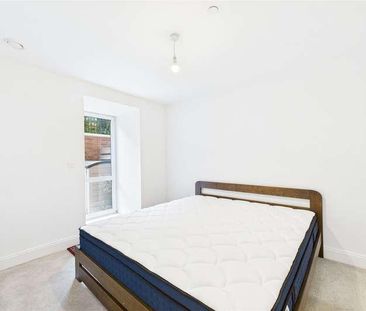 Memorial Avenue, Slough, Berkshire, SL1 - Photo 4