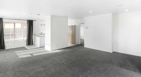 Freshly renovated 3 bedroom home in a quiet cul-de-sac! - Photo 4