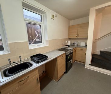 Room in a Shared House, Garnet Terrace, LS11 - Photo 4