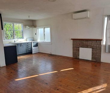 2 bedroom central with added storage rooms! - Photo 3
